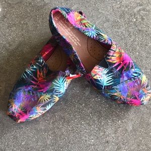 Women’s shoes TOMS